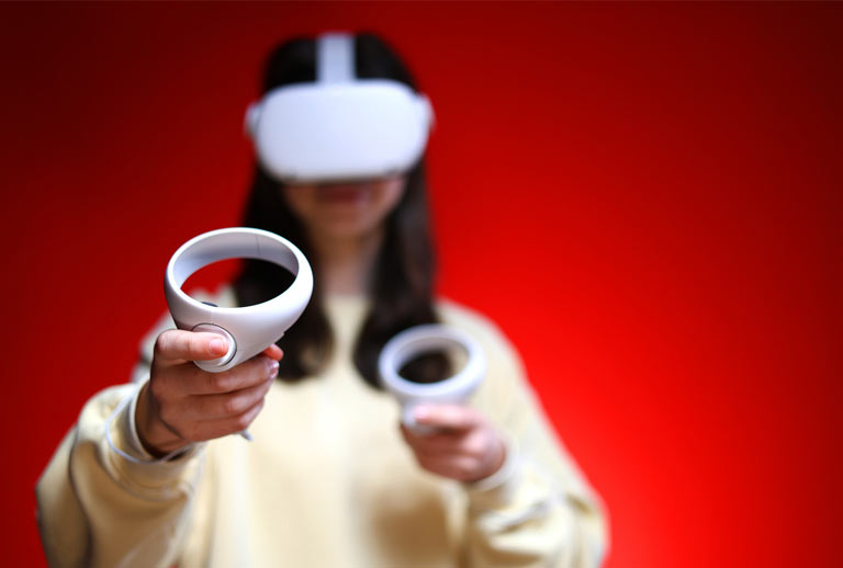Lernen mit VR-Technik ist effizienter als herkömmliches Lernen, denn die Jugendlichen verbinden das Gelernte aktiv mit ihren eigenen Erfahrungen