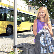 Schulweg: mit Bus und Rad zur Schule