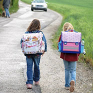 Sicher zur Schule – Gefahren im Straßenverkehr erkennen und den Weg zur Schule alleine zurücklegen