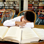 Zum effektiven Lesen von Texten benötigen Schüler bestimmte Lesetechniken.